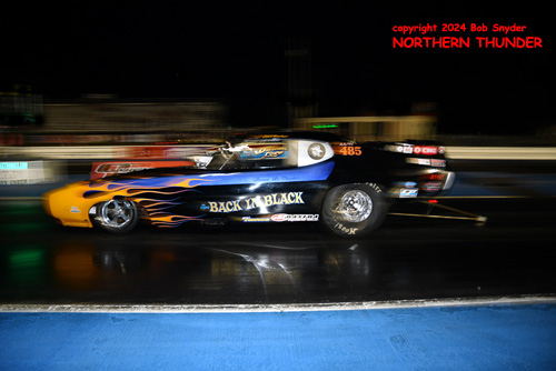 Alex Barker - 'Back In Black' (near 
lane) vs Joe Pironne - 'Super Camaro' (far lane)